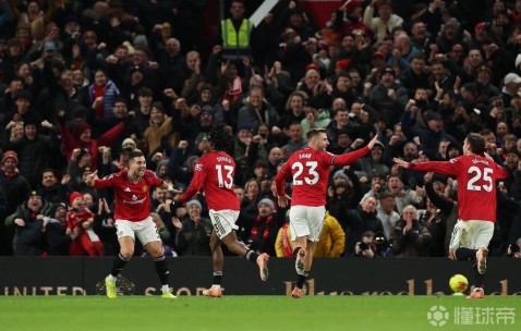 YABO-包含曼联迎CBA常规赛关键赛；集结日防线松动；更衣室稳定；年轻球员得到机会的词条