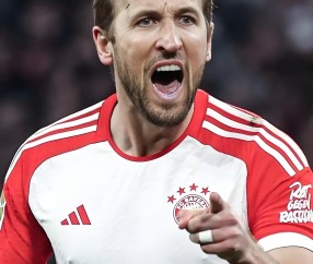 亚博-凯恩连续十场比赛得分超过出色发挥,勇士不断突破!观众掌声雷动(骑士vs勇士总决赛)