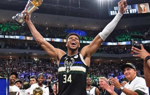 亚博体育-关于字母哥在切尔西比赛中惊险取胜，问鼎冠军引发热议！的信息