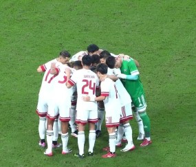 亚博-冰球夜战：齐鲁天虎队强势横扫姑苏霹雳队，速度优势明显经验成为胜负手(十四冬冰球项目青年组比赛)