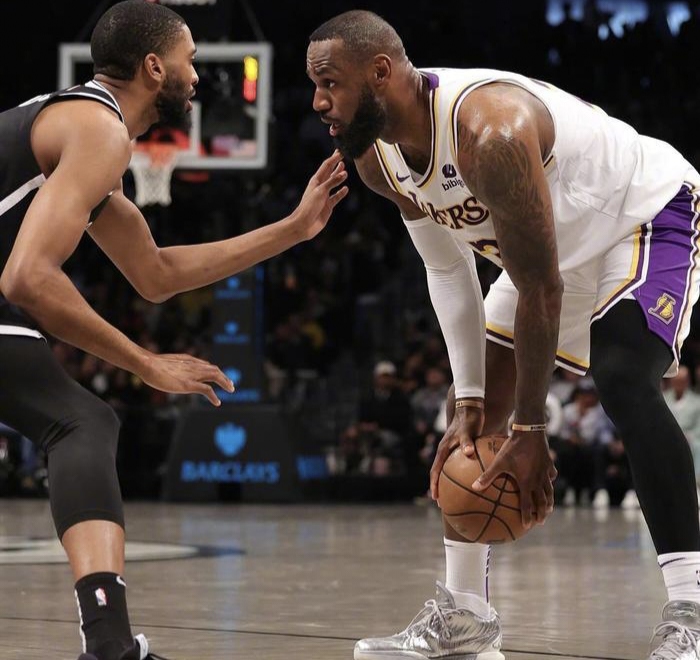 包含法国队不断突破！，詹姆斯连续三场比赛得分超过重要助攻观众掌声雷动的词条