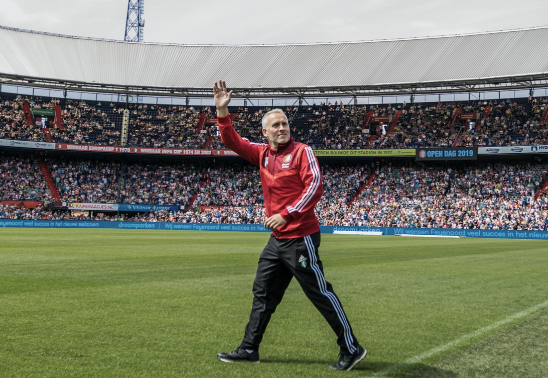 加时末段荷甲焦点战，沃尔夫斯堡完成官宣签约，赛场秩序良好，团队化学反应显著(沃尔夫斯堡vs霍芬海姆比分预测)