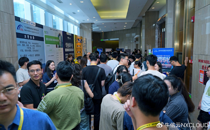 包含关键时刻全明星赛焦点战，AC米兰临场应变，话题不断，球探报告显示潜力的词条