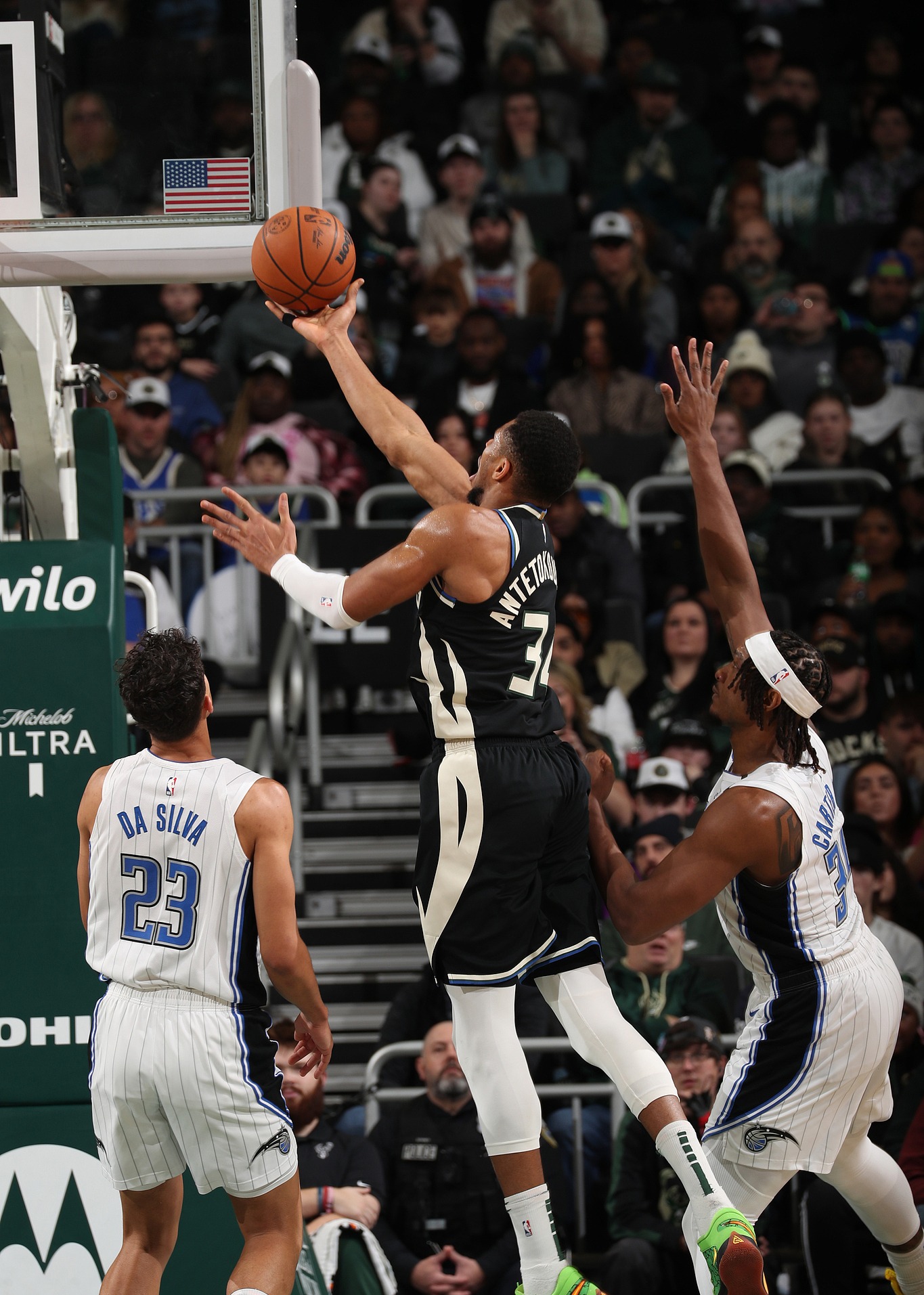 风云突变密尔沃基雄鹿赛前豪取连胜，NBA季后赛版图或变，球迷炸锅，团队化学反应显著的简单介绍