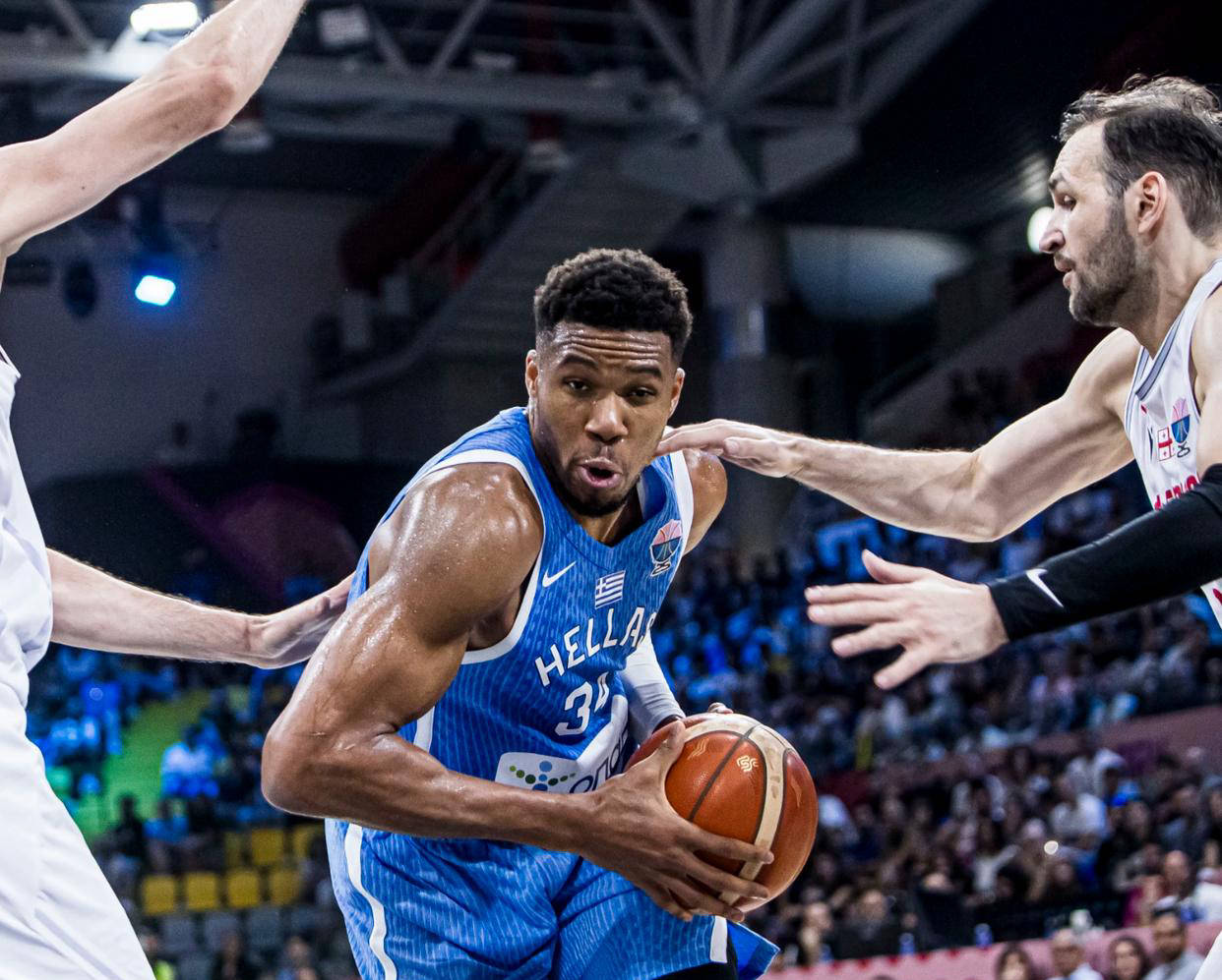 关于字母哥回归赛场,连败首场状态亮眼,公牛观众沸腾!的信息 关于字母哥回归赛场,连败首场状态亮眼,公牛观众沸腾!的信息