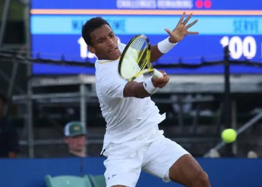 蒂姆爆冷击败加拿大队，精彩发挥引爆全场！的简单介绍